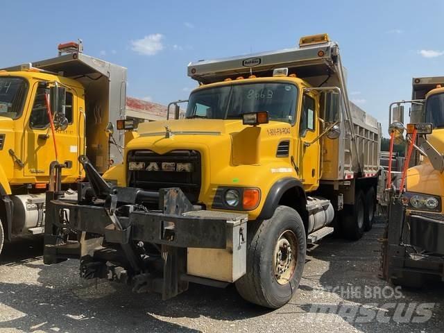 Mack CV700 Snøploger- og skjær