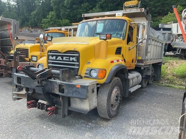 Mack CV700 Snøploger- og skjær