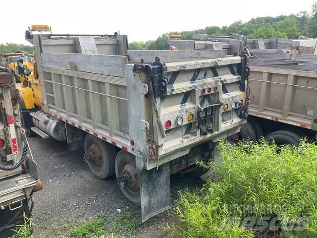 Mack CV700 Snøploger- og skjær