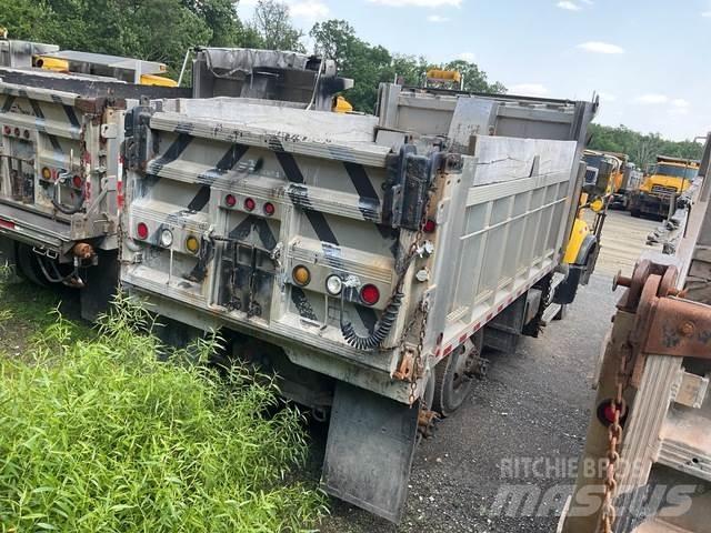 Mack CV700 Snøploger- og skjær