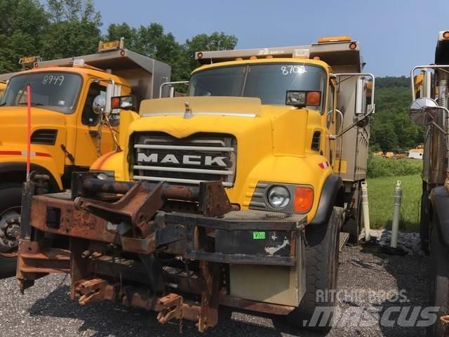 Mack CV700 Snøploger- og skjær