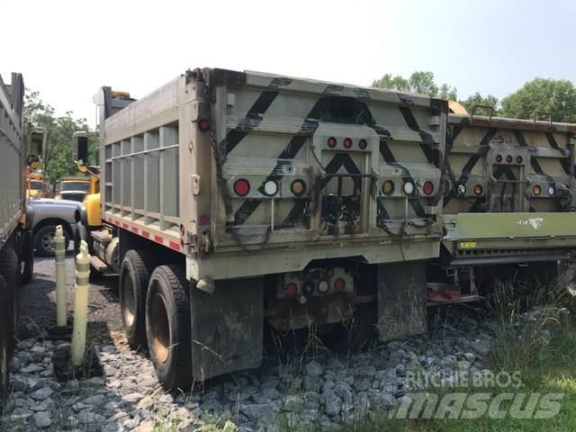 Mack CV700 Snøploger- og skjær