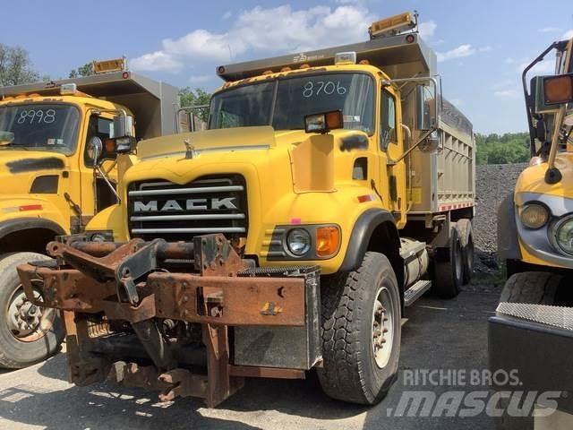 Mack CV700 Snøploger- og skjær