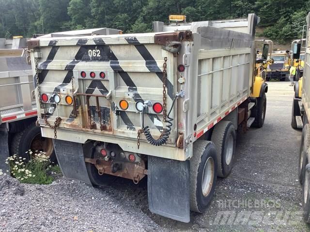 Mack CV700 Snøploger- og skjær