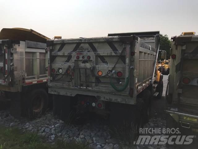 Mack CV700 Snøploger- og skjær