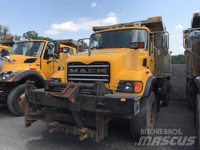 Mack CV700 Snøploger- og skjær