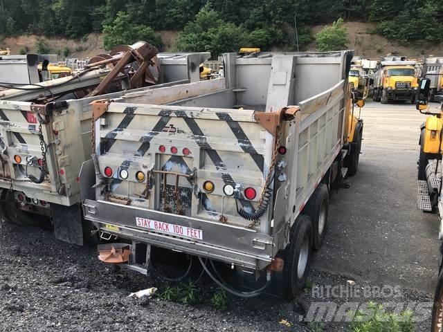 Mack CV700 Snøploger- og skjær