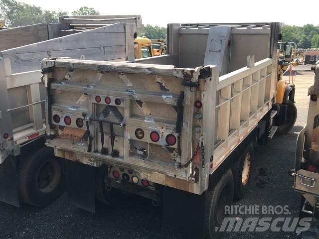 Mack CV700 Snøploger- og skjær