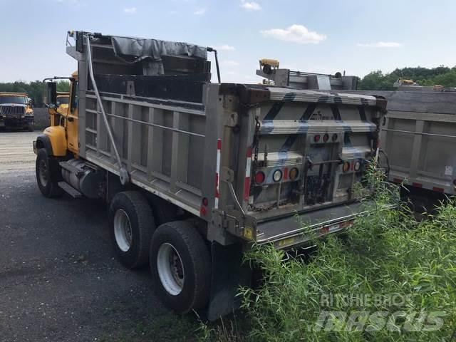 Mack CV700 Snøploger- og skjær