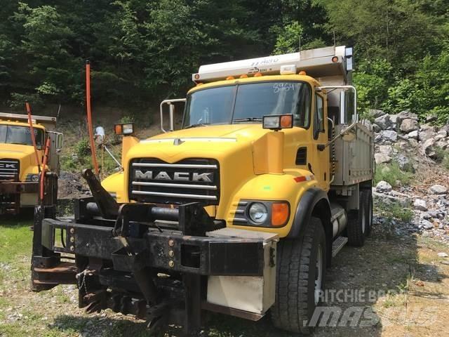 Mack CV700 Snøploger- og skjær