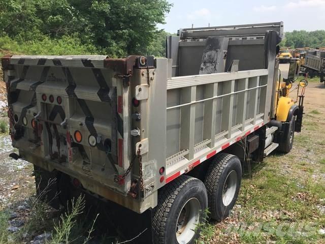 Mack CV700 Snøploger- og skjær