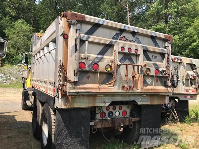 Mack CV700 Snøploger- og skjær