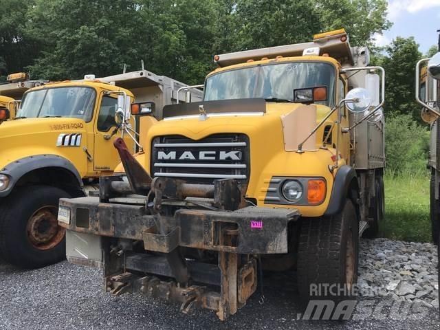 Mack CV700 Snøploger- og skjær