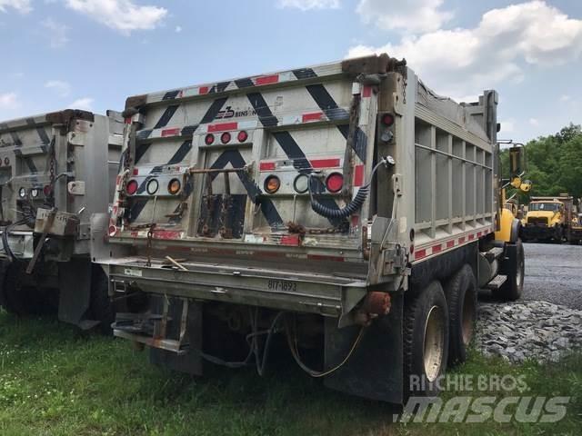 Mack CV700 Snøploger- og skjær