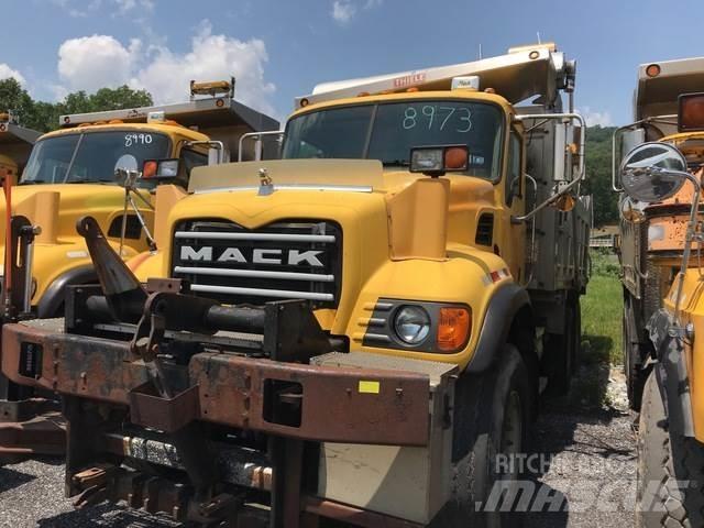 Mack CV700 Snøploger- og skjær