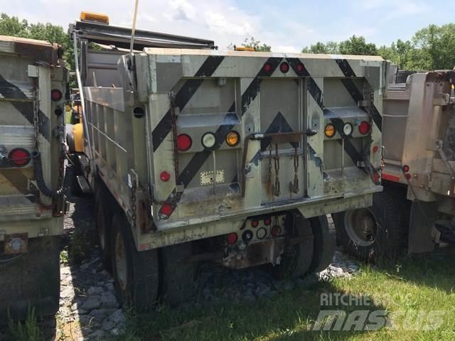 Mack CV700 Snøploger- og skjær
