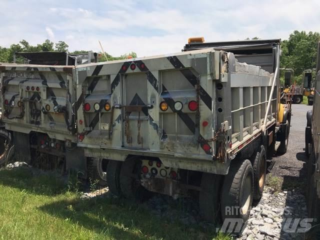 Mack CV700 Snøploger- og skjær