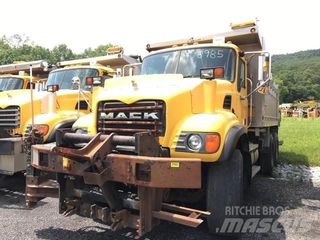 Mack CV700 Snøploger- og skjær
