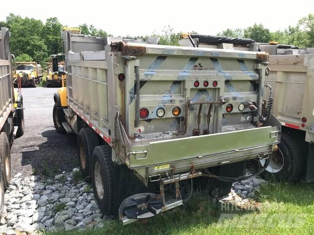 Mack CV700 Snøploger- og skjær