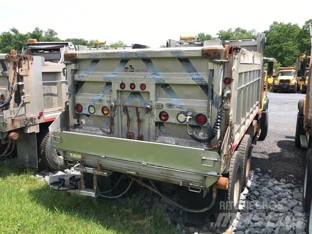 Mack CV700 Snøploger- og skjær