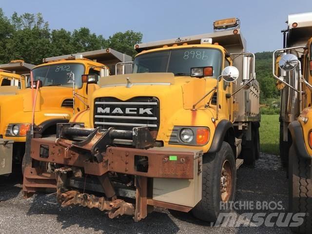 Mack CV700 Snøploger- og skjær