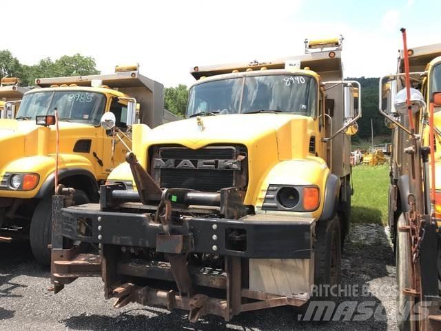 Mack CV700 Snøploger- og skjær