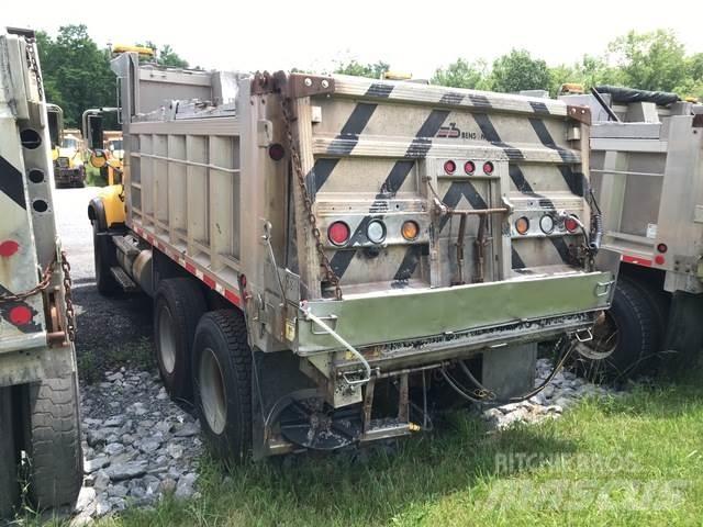 Mack CV700 Snøploger- og skjær