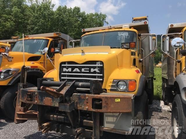 Mack CV700 Snøploger- og skjær