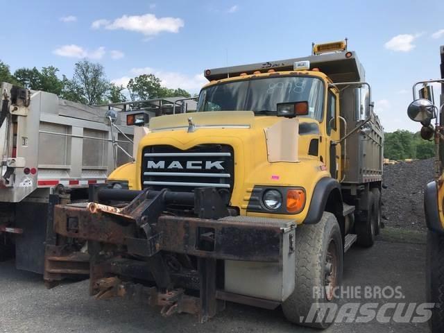 Mack CV700 Snøploger- og skjær