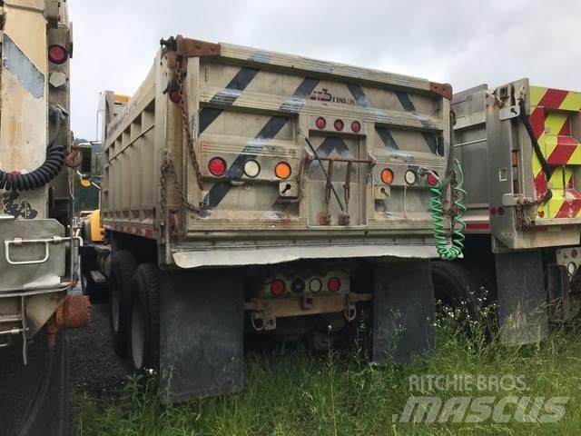 Mack CV700 Snøploger- og skjær