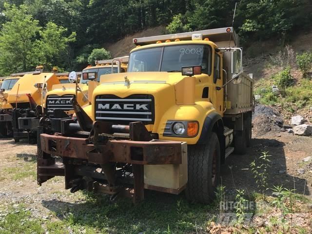 Mack CV700 Snøploger- og skjær
