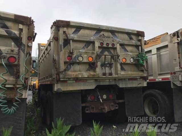 Mack CV700 Snøploger- og skjær