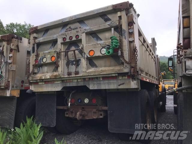 Mack CV700 Snøploger- og skjær