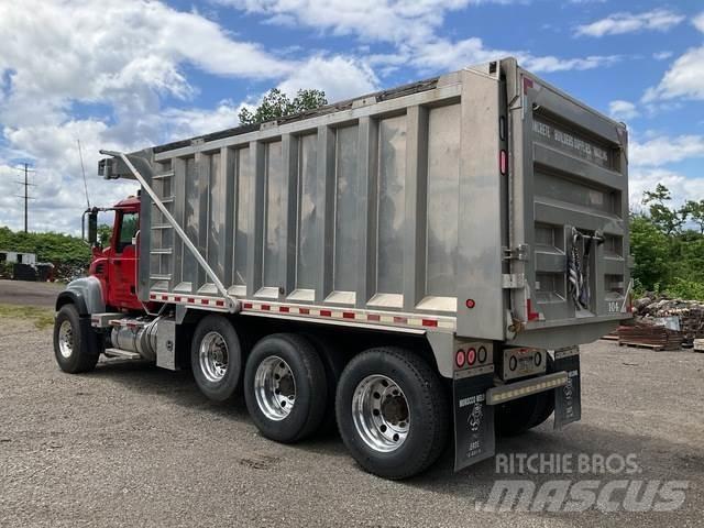 Mack CV713 Tippbil