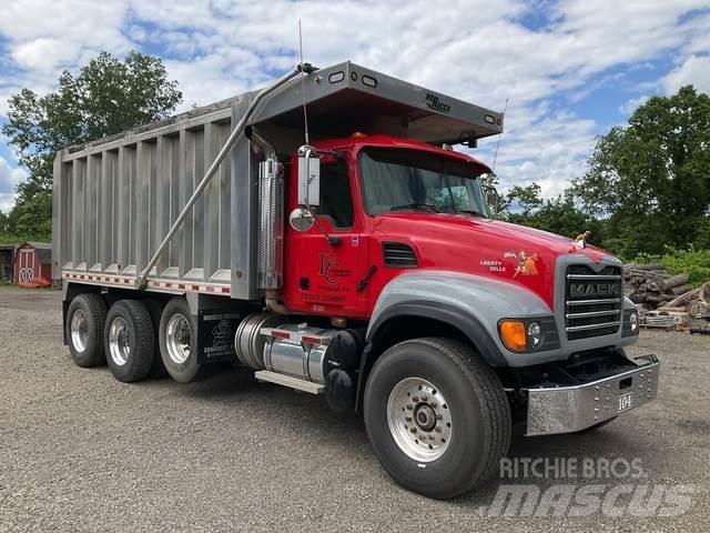 Mack CV713 Tippbil