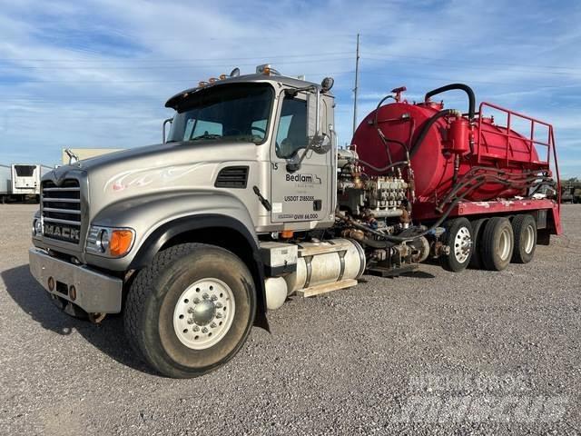 Mack CV713 Anlegg - Annet
