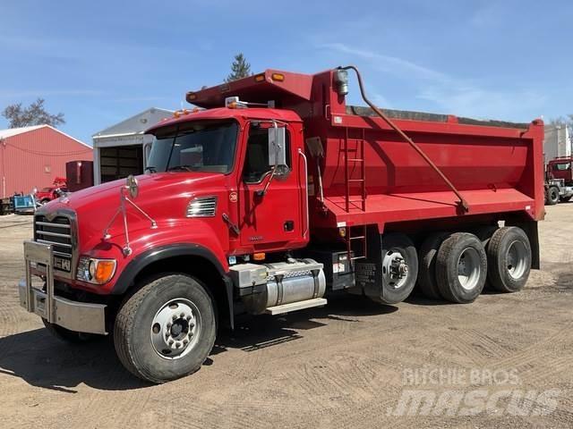 Mack CV713 Tippbil