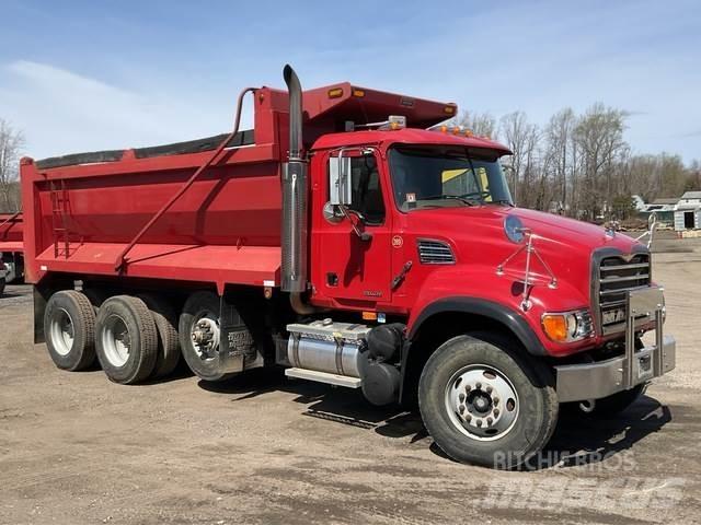 Mack CV713 Tippbil