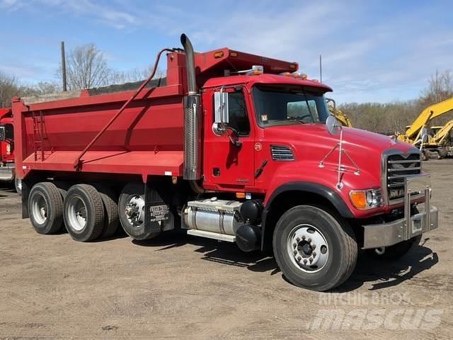 Mack CV713 Tippbil