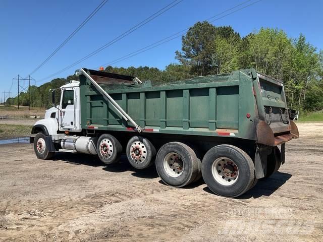Mack CV713 Tippbil