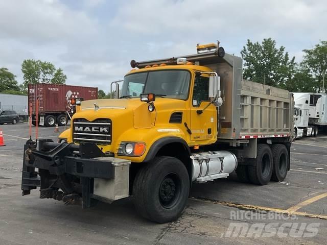 Mack CV713 Tippbil