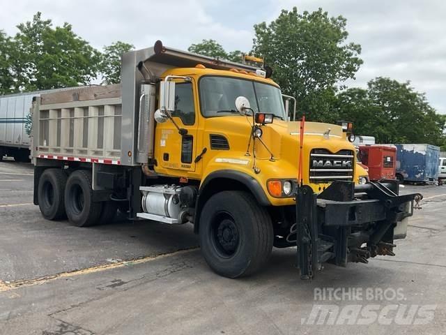 Mack CV713 Tippbil