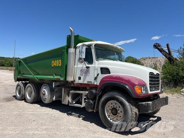 Mack CV713 Tippbil
