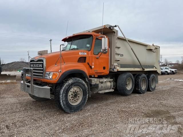 Mack CV713 Tippbil
