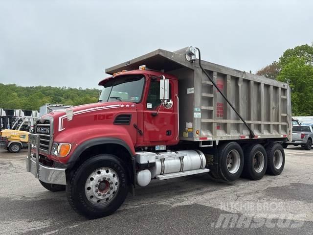 Mack CV713 Tippbil