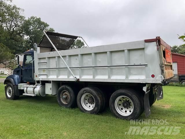 Mack CV713 Tippbil