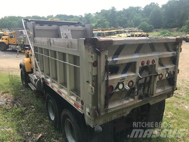 Mack CV713 Tippbil
