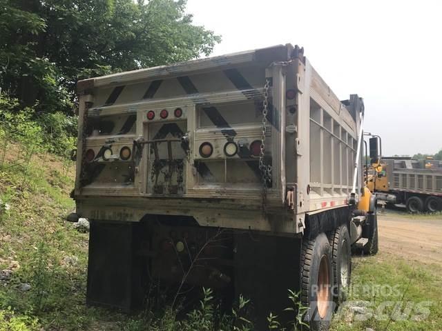 Mack CV713 Tippbil