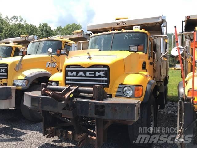 Mack CV713 Snøploger- og skjær