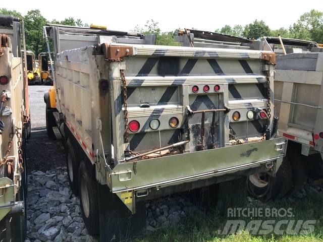 Mack CV713 Snøploger- og skjær